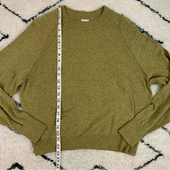 ✨5 FOR $25✨  A New Day green lightweight body sweater crew neck - Picture 5 of 6